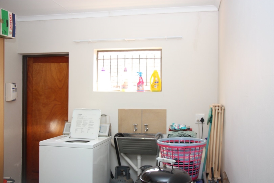 2 Bedroom Property for Sale in Langenhovenpark Free State